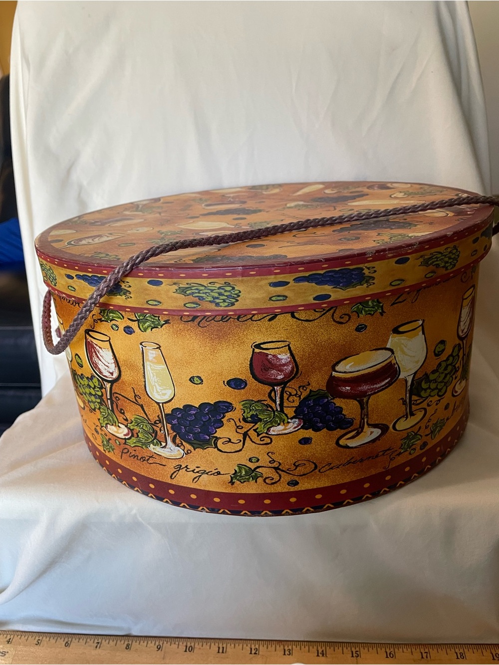 Yellow Wine-Themed Decorative Storage Hat Box with Rope Handle